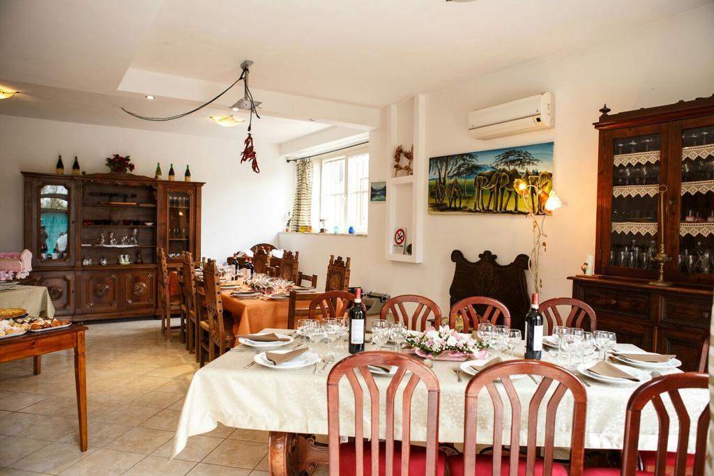 Agriturismo Artisti Del Cavallo อาเรซโซ ภายนอก รูปภาพ